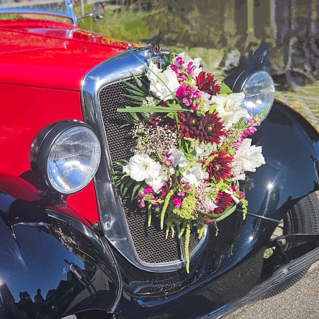 Autodekoration Oldtimer für Hochzeit 