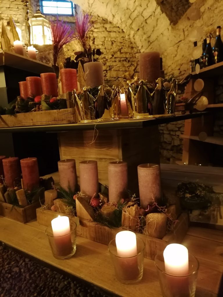 Kerzen im Gewölbekeller