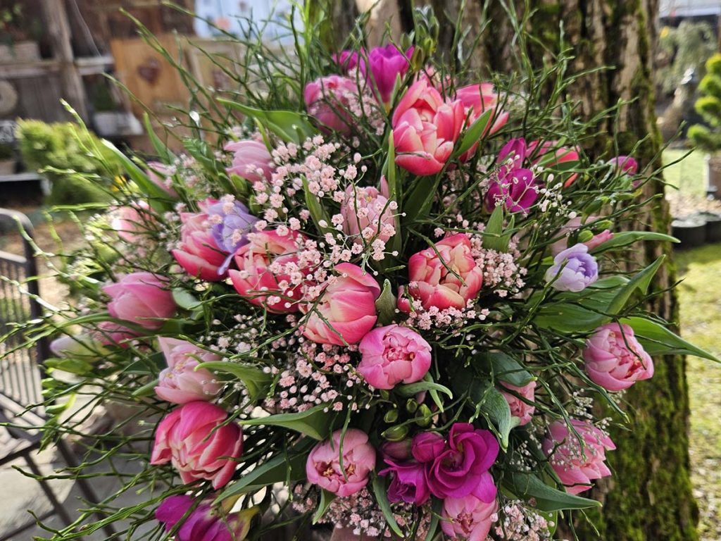 Strauss mit Tulpen