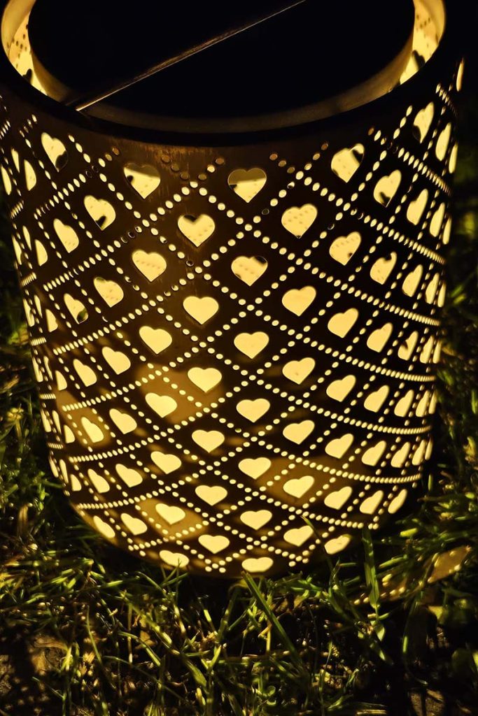 Solarlampe mit Herz-Motiv