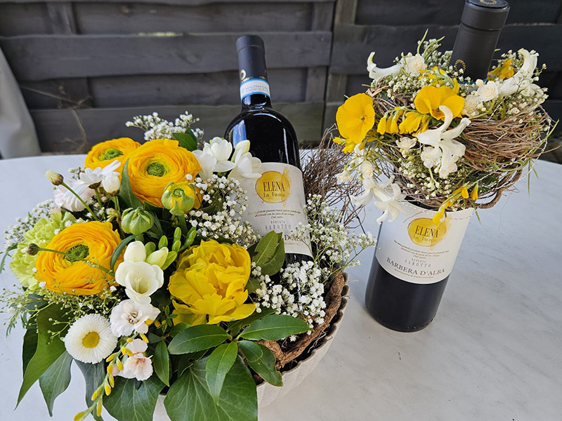 Elena Barbera d'Alba DOC 800x600 Blumen und Wein verschicken mit Elena Barbera d'Alba DOC als edles Geschenk